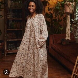 ISO Christy dawn dress sand anemone / sunflower / mocha daisy in XS S or M